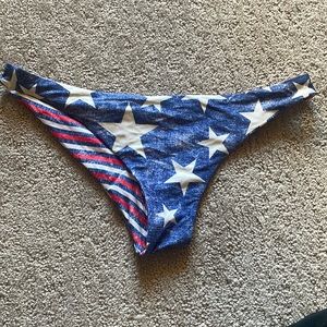 Reversible bikini bottoms